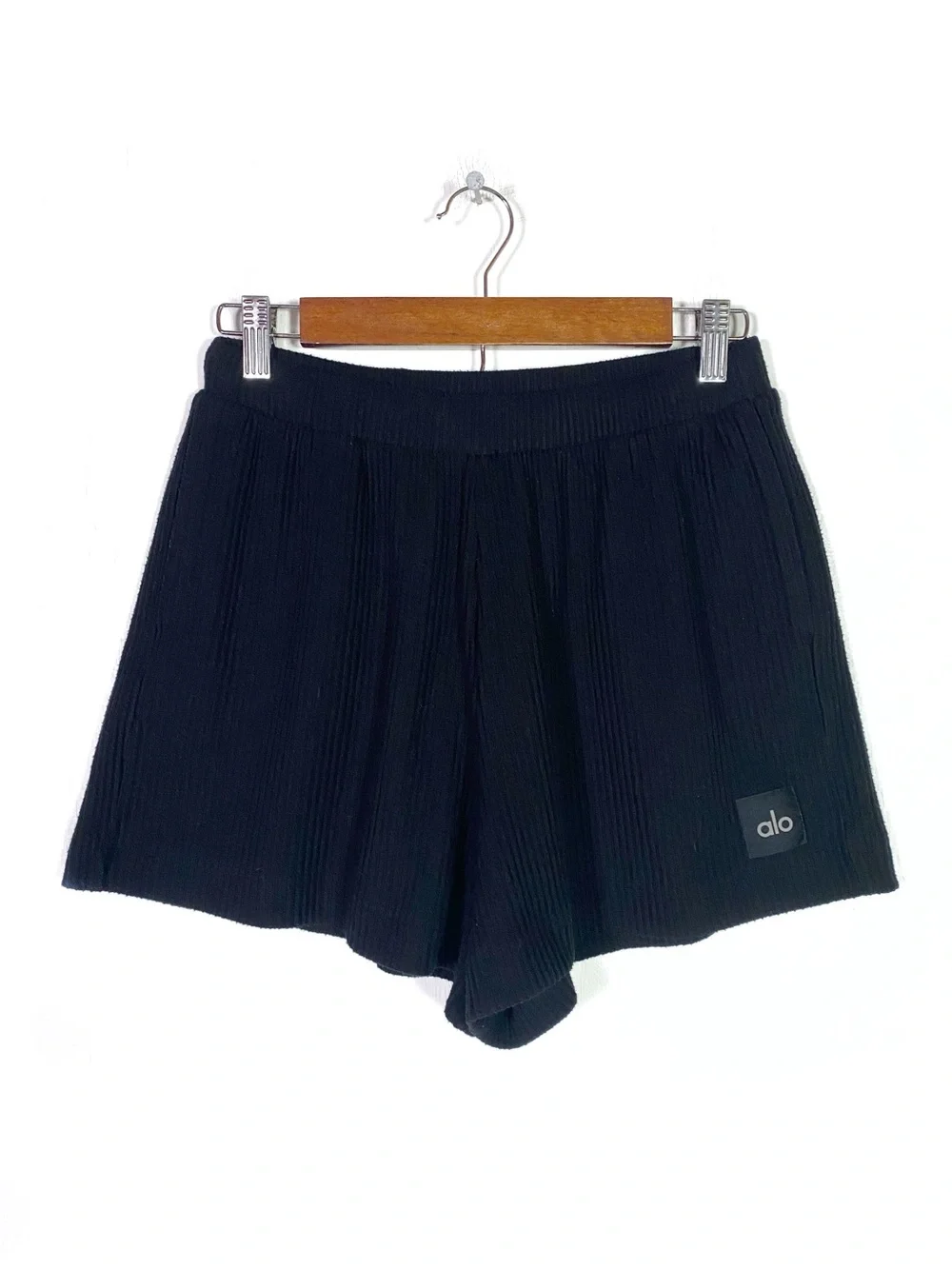 Alo Yoga Muse Ribbed Shorts